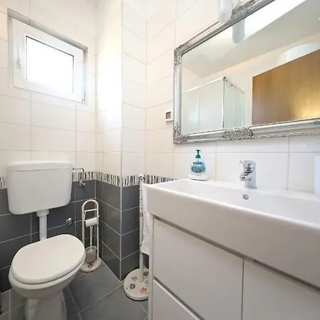 Apartment Stokova Ulica 4 Ugljan