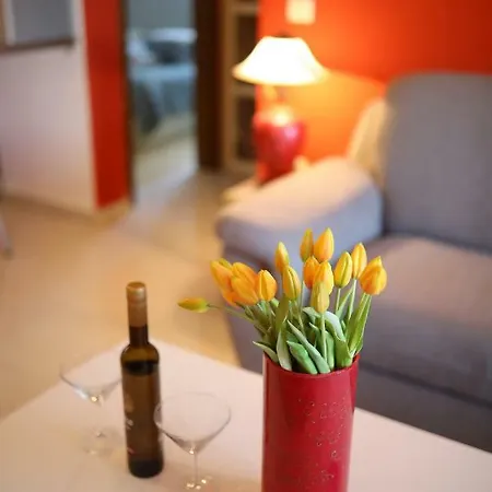 Stokova Ulica 4 *