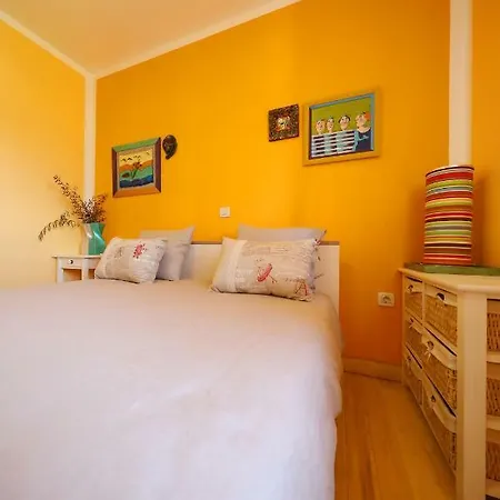 Stokova Ulica 4 *